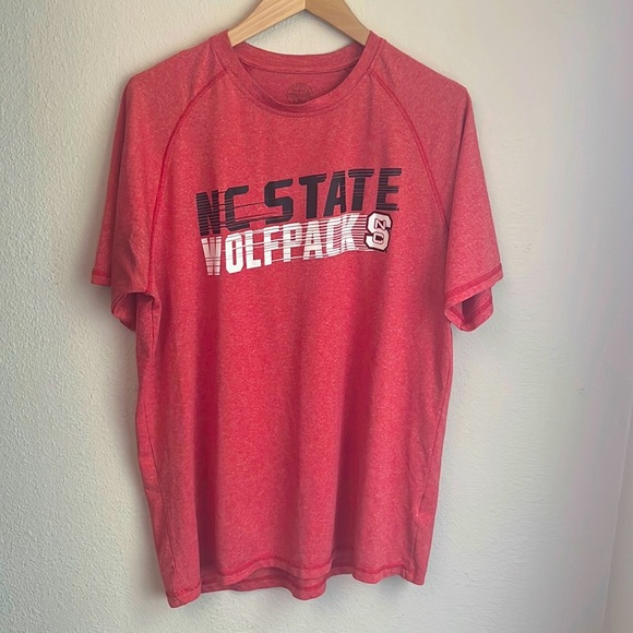 NC State Wolfpack red Short sleeve size L - Picture 1 of 4